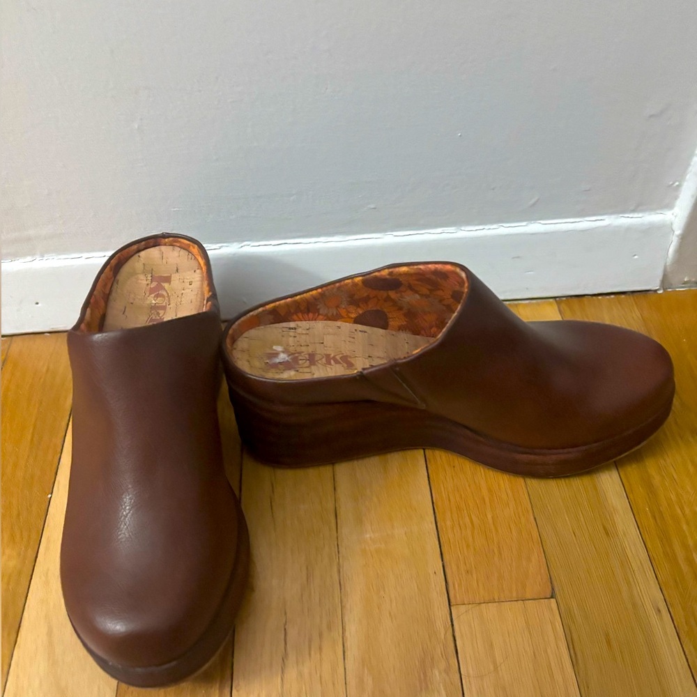 Size 9 clogs by KORKS